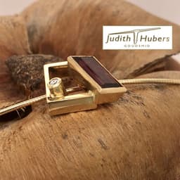 Handgemaakte geelgouden hanger met baguette geslepen Toermalijn en Diamant incl. omega collier