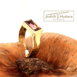 Handgemaakte gouden ring met baguette geslepen Toermalijn mt 17,75
