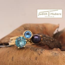 Handgemaakte geelgouden cocktail ring met Parel en een briljant geslepen Zirkoon en Aquamarijn mt 17,25