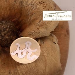 Handgemaakte geelgouden ring opgelegd met zilver mt 17,5