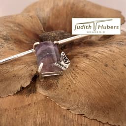 Handgemaakte zilveren hanger met Fluorite en vlinder incl. Omega collier
