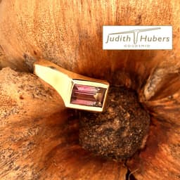 Handgemaakte gouden ring met baguette geslepen Toermalijn mt 17,75