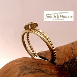 Handgemaakte gouden ring met roos rechthoek geslepen Diamant mt 17,5