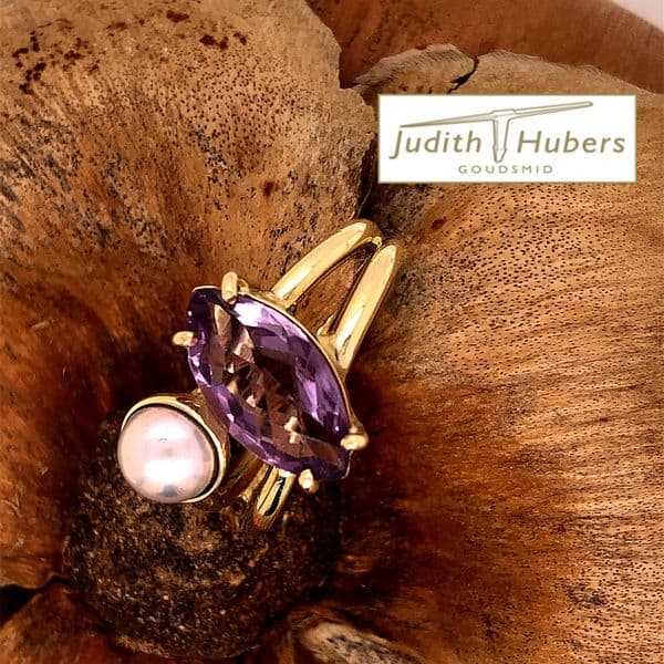Handgemaakte geelgouden ring met roze parel en marquise geslepen amethyst mt. 17,5