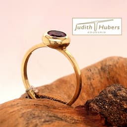 Handgemaakte gouden ring met briljant geslepen Rhodoliet mt 17,5