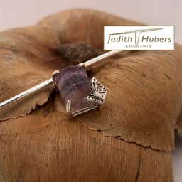 Handgemaakte zilveren hanger met Fluorite en vlinder incl. Omega collier