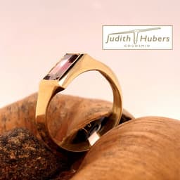 Handgemaakte gouden ring met baguette geslepen Toermalijn mt 17,75