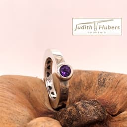 Handgemaakte zilveren ring met 5 mm ronde Amethyst mt 17,2